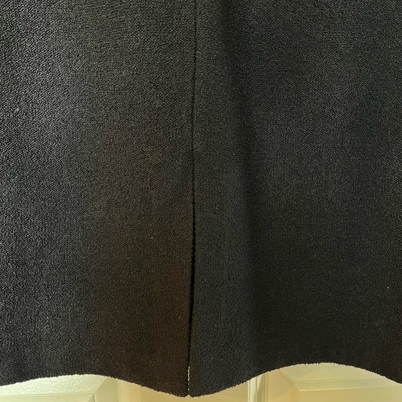 Beautiful St. John’s dress, size 8. Worn once. - Picture 6 of 7